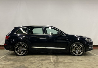 Подержанный автомобиль Audi Q7 2015 года (4 фото)