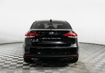 Подержанный автомобиль Kia Cerato Sedan 2018 года (4 фото)
