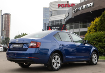 Подержанный автомобиль Skoda Octavia Liftback 2018 года (3 фото)