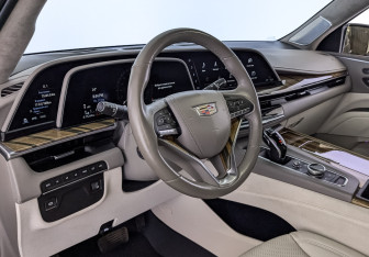 Подержанный автомобиль Cadillac Escalade Suv 2021 года (15 фото)