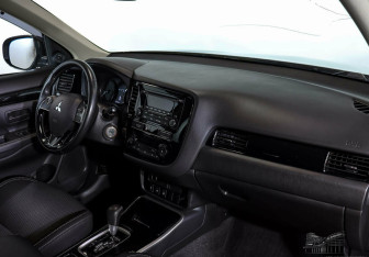 Подержанный автомобиль Mitsubishi Outlander 2019 года (5 фото)