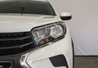 Подержанный автомобиль LADA (ВАЗ) XRAY 2019 года (17 фото)