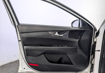 Подержанный автомобиль Kia Cerato Sedan 2020 года (19 фото)