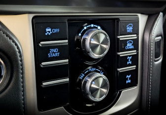 Подержанный автомобиль Toyota Land Cruiser Prado 2021 года (26 фото)