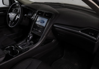 Подержанный автомобиль Ford Mondeo Sedan 2016 года (7 фото)