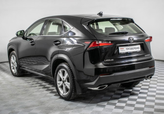 Подержанный автомобиль Lexus NX 2015 года (7 фото)