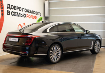 Подержанный автомобиль Hongqi H9 2023 года (4 фото)
