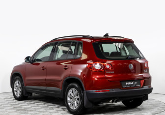 Подержанный автомобиль Volkswagen Tiguan 2011 года (5 фото)