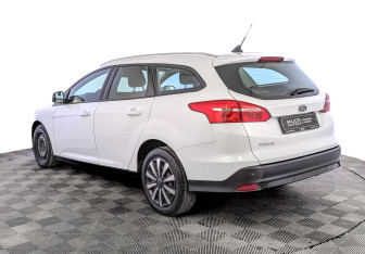 Подержанный автомобиль Ford Focus Wagon 2019 года (7 фото)
