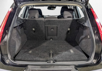 Подержанный автомобиль Volvo XC40 2021 года (10 фото)