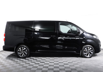 Подержанный автомобиль Peugeot Traveller 2020 года (4 фото)
