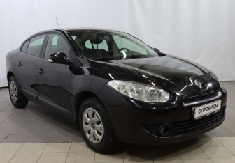 Подержанный автомобиль Renault Fluence 2012 года (3 фото)