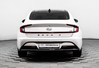 Подержанный автомобиль Hyundai Sonata 2020 года (6 фото)
