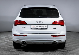Подержанный автомобиль Audi Q5 2015 года (6 фото)