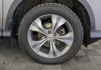 Подержанный автомобиль Honda CR-V 2013 года (12 фото)