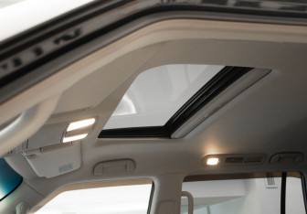 Подержанный автомобиль Infiniti QX56 2012 года (28 фото)