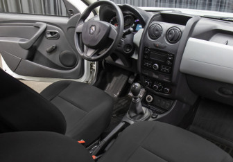 Подержанный автомобиль Renault Duster 2016 года (11 фото)