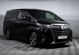 Подержанный автомобиль Toyota Alphard 2018 года (3 фото)