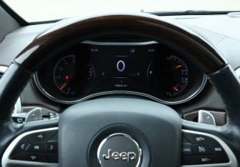 Подержанный автомобиль Jeep Grand Cherokee 2013 года (11 фото)