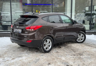 Подержанный автомобиль Hyundai ix35 2013 года (8 фото)