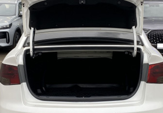 Подержанный автомобиль Kia Cerato Sedan 2012 года (9 фото)