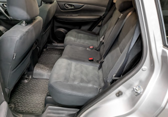 Подержанный автомобиль Nissan X-Trail 2017 года (12 фото)