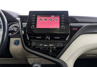 Подержанный автомобиль Toyota Camry Sedan 2022 года (17 фото)