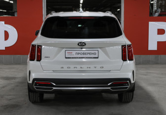Подержанный автомобиль Kia Sorento 2021 года (6 фото)