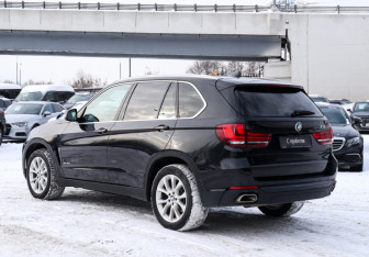Подержанный автомобиль BMW X5 2017 года (7 фото)