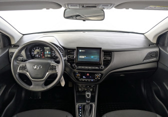 Подержанный автомобиль Hyundai Solaris Sedan 2022 года (14 фото)