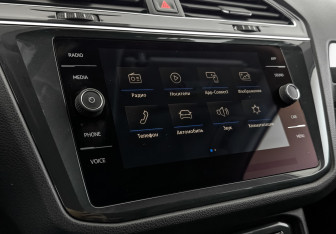 Подержанный автомобиль Volkswagen Tiguan 2017 года (29 фото)