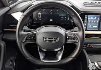 Подержанный автомобиль Geely Monjaro 2023 года (22 фото)