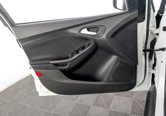 Подержанный автомобиль Ford Focus Hatchback 2019 года (19 фото)