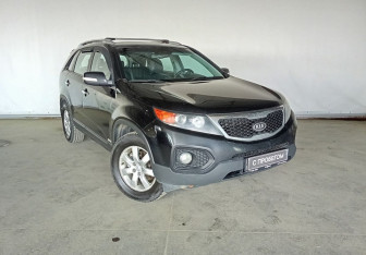 Подержанный автомобиль Kia Sorento 2010 года (3 фото)