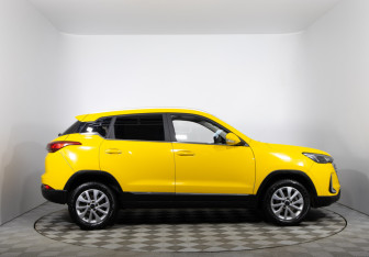 Подержанный автомобиль BAIC X35 2023 года (4 фото)