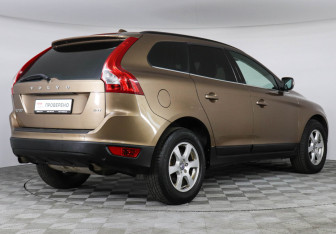 Подержанный автомобиль Volvo XC60 2010 года (5 фото)