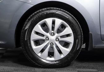 Подержанный автомобиль Kia Rio Sedan 2019 года (9 фото)