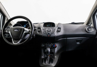 Подержанный автомобиль Ford Fiesta Hatchback 2017 года (9 фото)