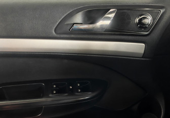 Подержанный автомобиль Skoda Octavia Liftback 2011 года (15 фото)