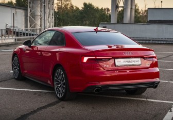 Подержанный автомобиль Audi A5 Coupe 2017 года (8 фото)