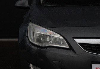 Подержанный автомобиль Opel Astra Hatchback 2010 года (16 фото)