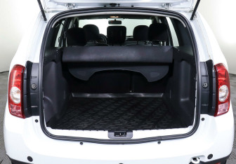 Подержанный автомобиль Renault Duster 2012 года (16 фото)