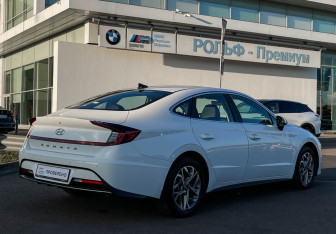 Подержанный автомобиль Hyundai Sonata 2019 года (5 фото)