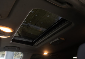 Подержанный автомобиль Infiniti Q70 2014 года (23 фото)