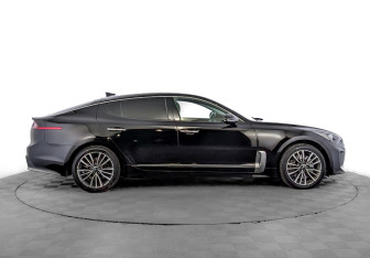 Подержанный автомобиль Kia Stinger 2019 года (4 фото)