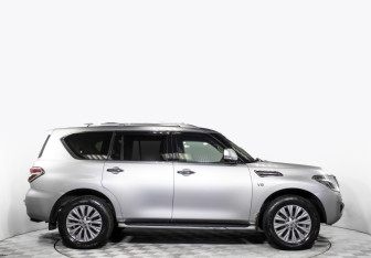 Подержанный автомобиль Nissan Patrol 2014 года (4 фото)