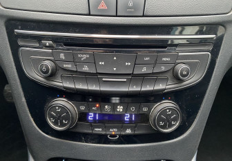 Подержанный автомобиль Peugeot 508 Sedan 2012 года (13 фото)