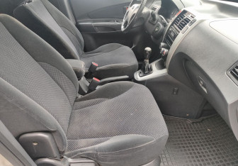 Подержанный автомобиль Hyundai Tucson 2008 года (9 фото)