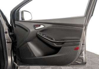 Подержанный автомобиль Ford Focus Hatchback 2018 года (24 фото)