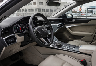 Подержанный автомобиль Audi A7 2021 года (11 фото)